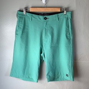 Billabong size 32 teal hybrid shorts